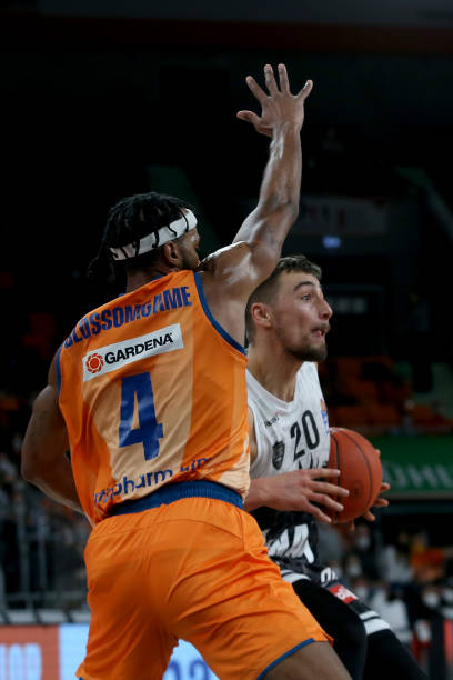 尤其是在经 尤其是在经